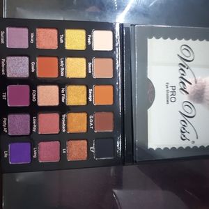 BNIB Violet Voss hashtag pallet